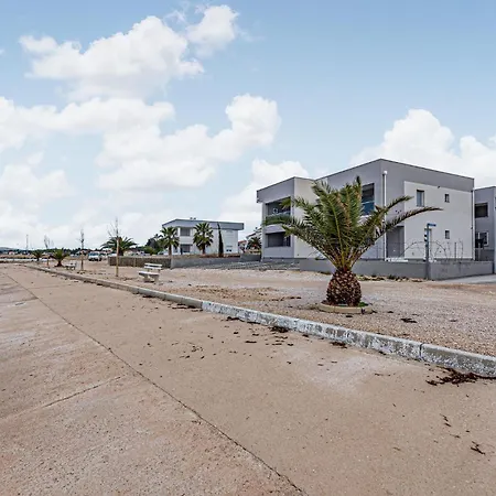 Pet Friendly In With Wifi Apartment Vir