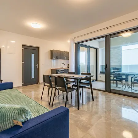 Pet Friendly In With Wifi Apartment