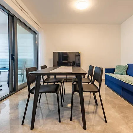 Apartment Pet Friendly In With Wifi *